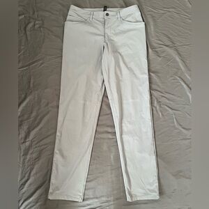 Lululemon men’s pants. Relaxed-fit pocket pant. Size 33. Grey